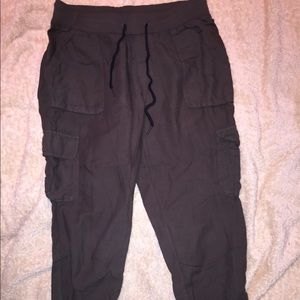 Aritzia pants (dark green) skinny fit